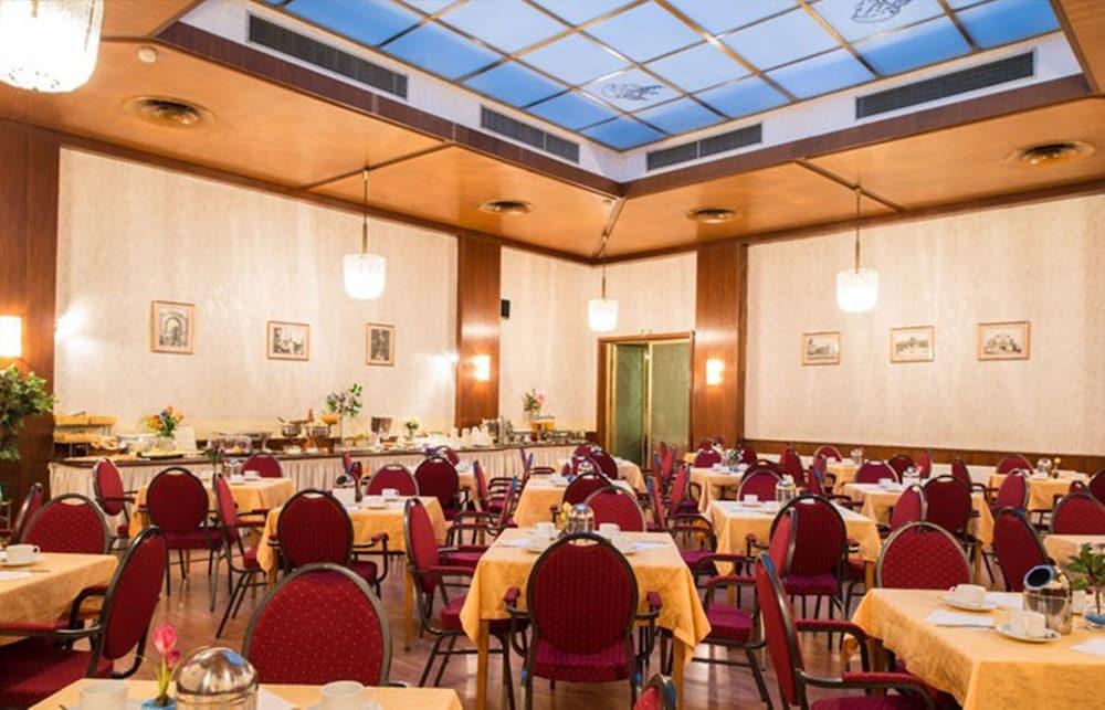 Hotel Mozart Vienna Esterno foto