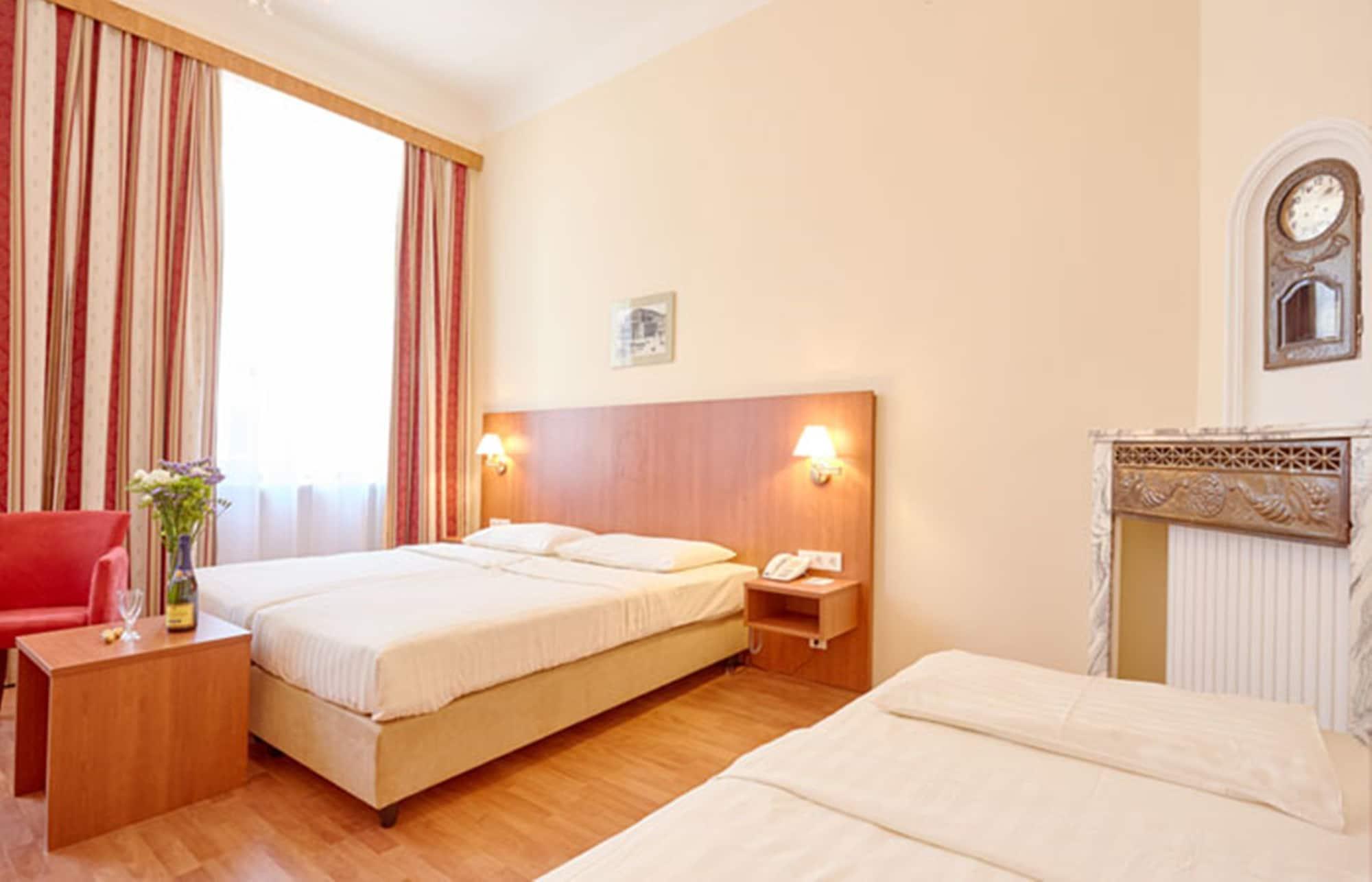 Hotel Mozart Vienna Esterno foto