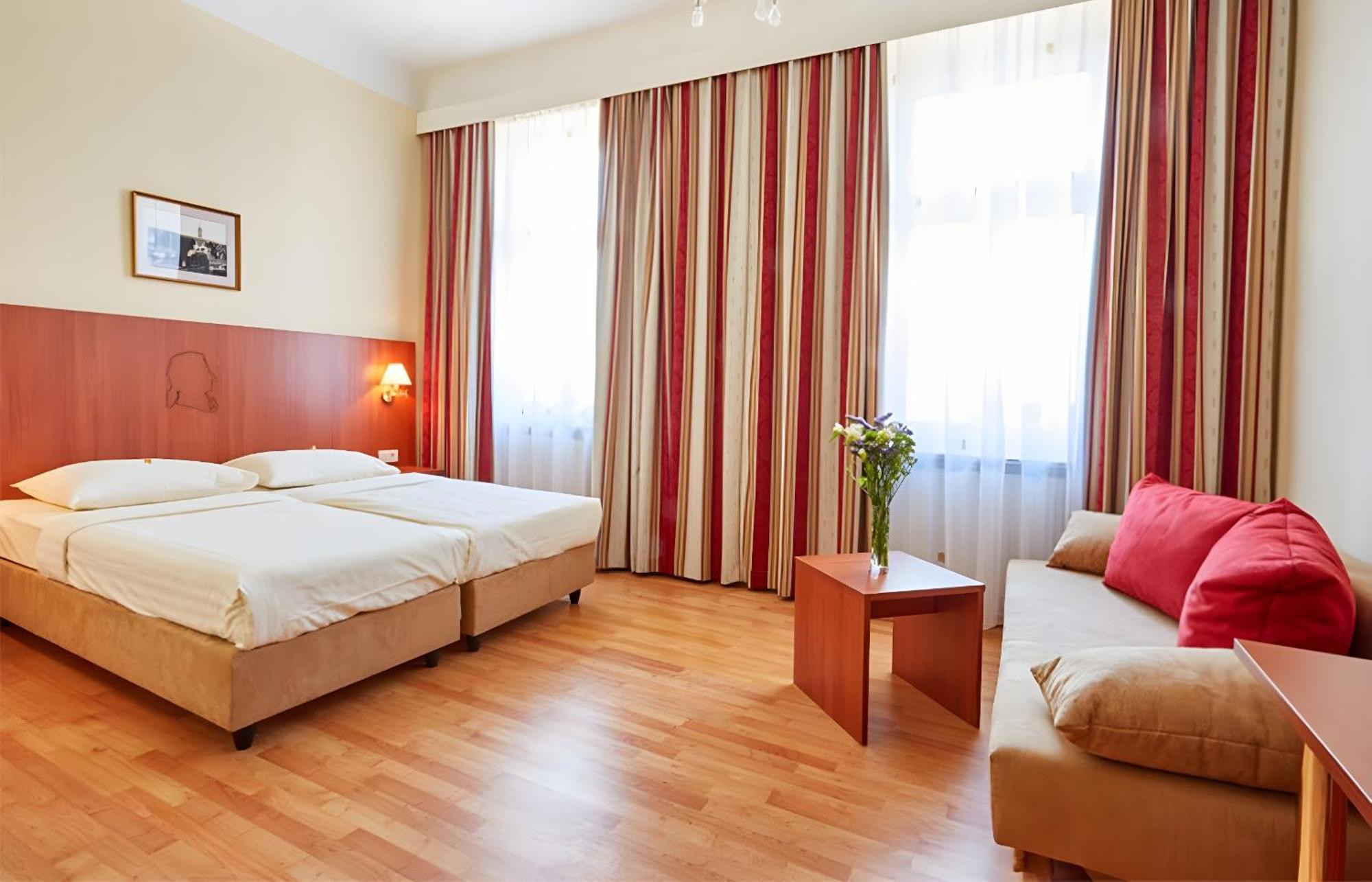 Hotel Mozart Vienna Esterno foto