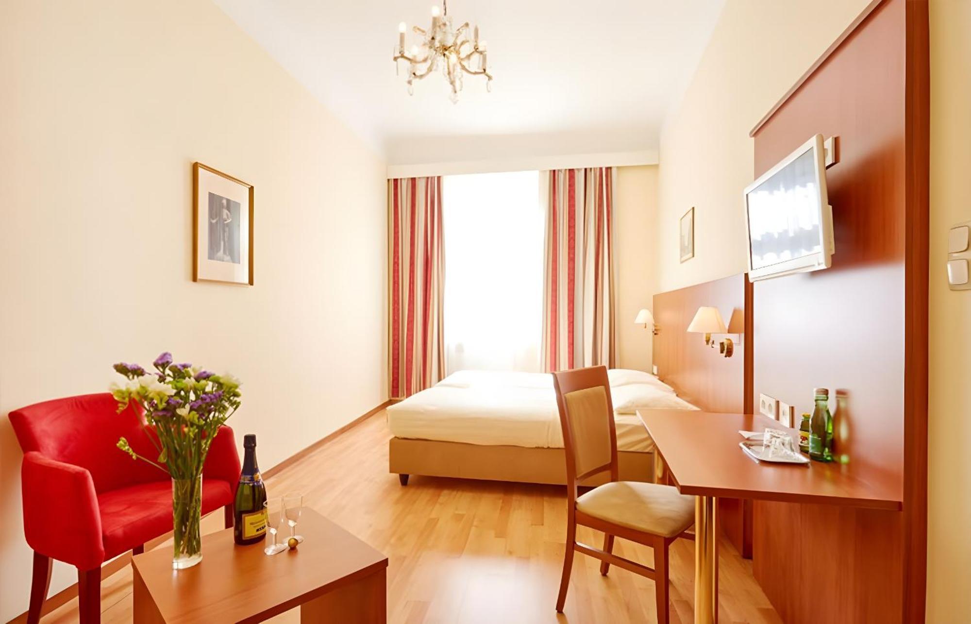 Hotel Mozart Vienna Esterno foto