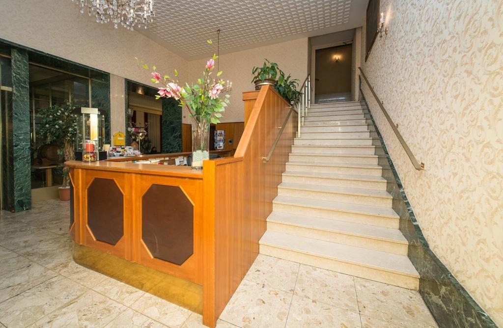 Hotel Mozart Vienna Esterno foto